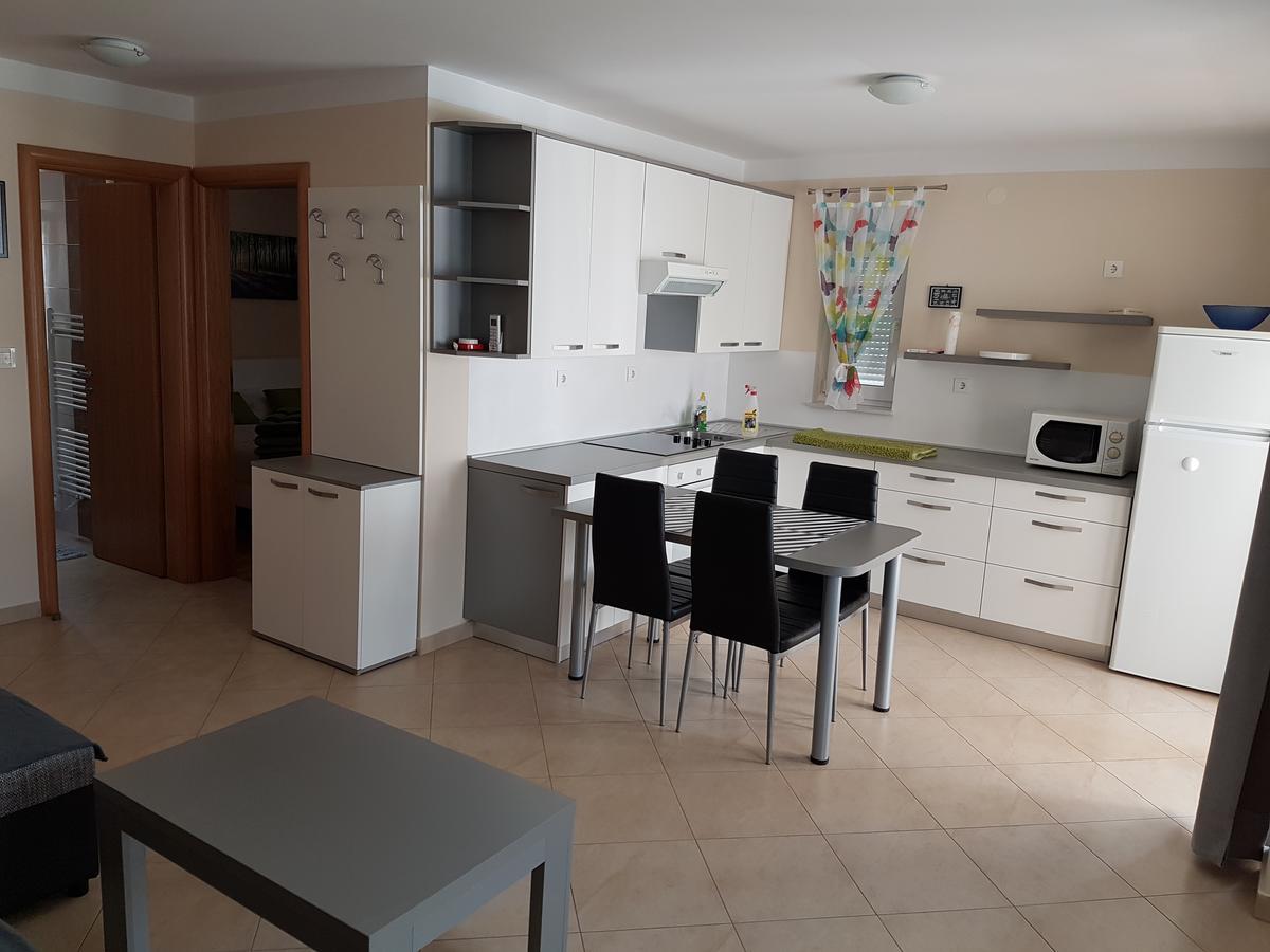 Apartman Branka Starigrad Paklenica Esterno foto