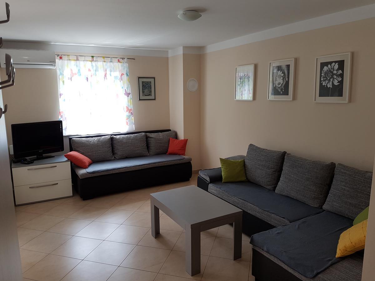 Apartman Branka Starigrad Paklenica Esterno foto