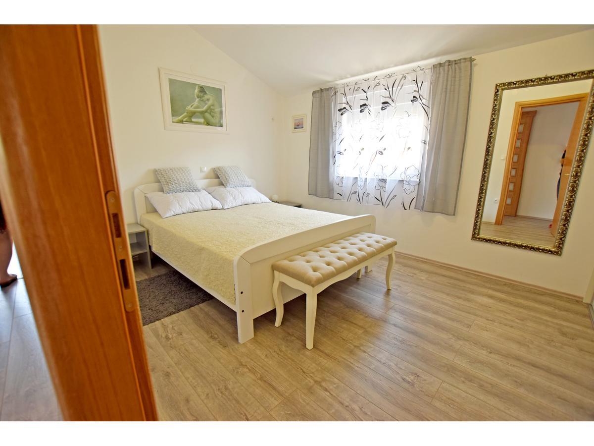 Apartman Branka Starigrad Paklenica Esterno foto