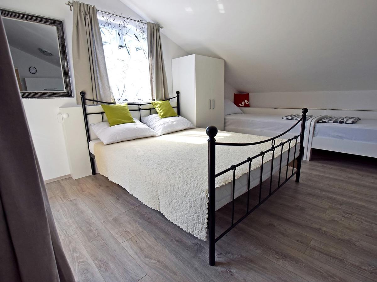 Apartman Branka Starigrad Paklenica Esterno foto
