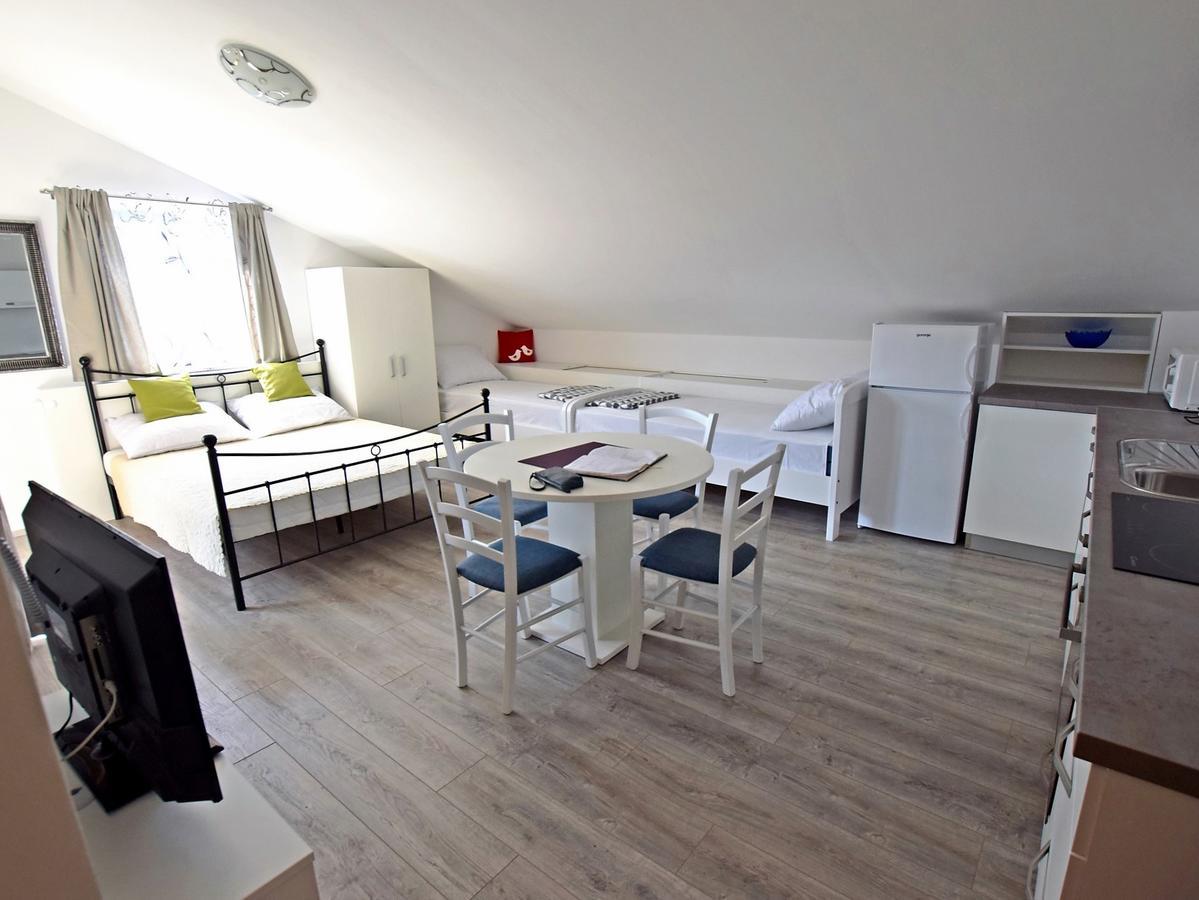 Apartman Branka Starigrad Paklenica Esterno foto